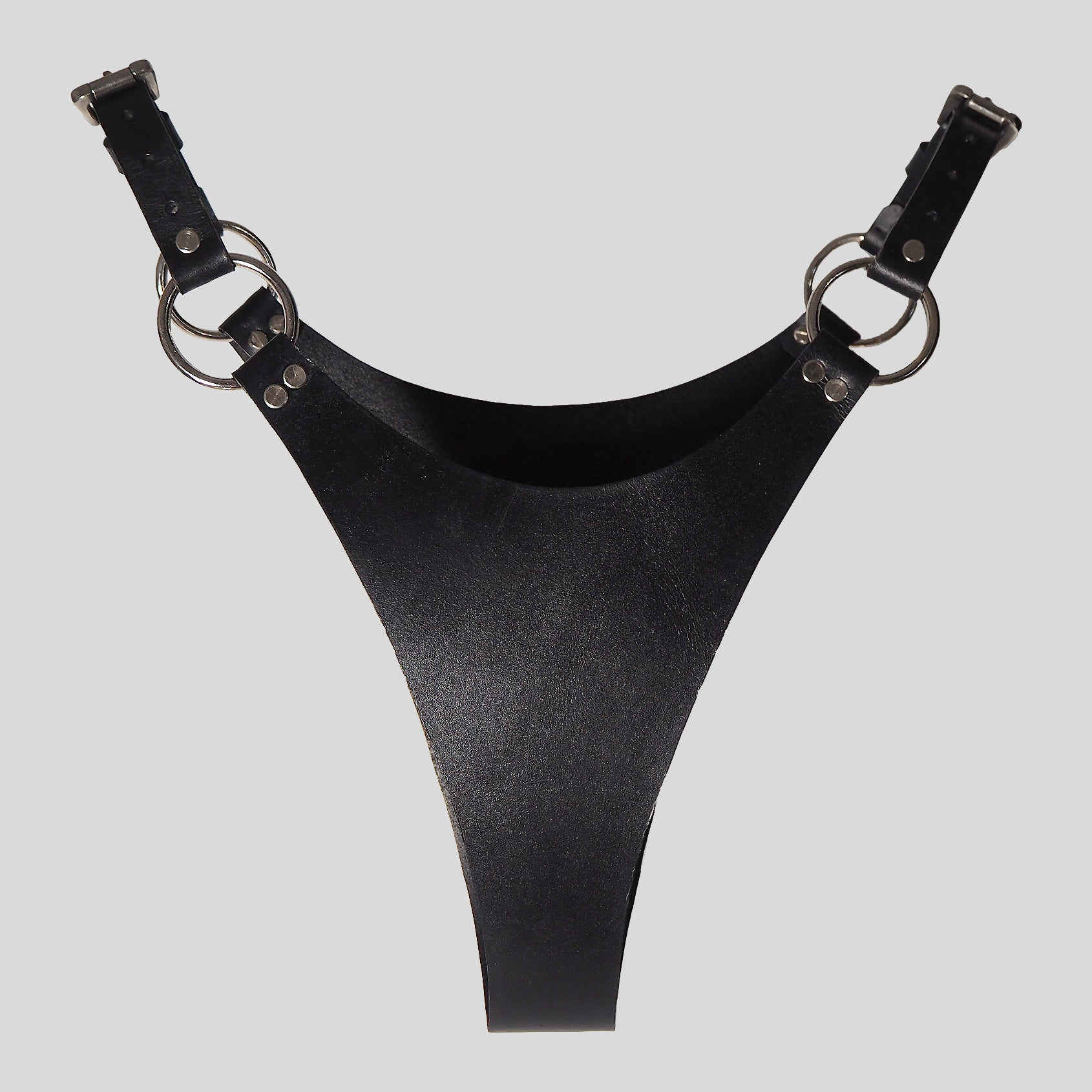 http://leathersubculture.com/cdn/shop/products/ThongFront.jpg?v=1640844364
